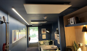 Des panneaux chauffants infrarouges Herschel discrets donnés à un DIY SOS projet