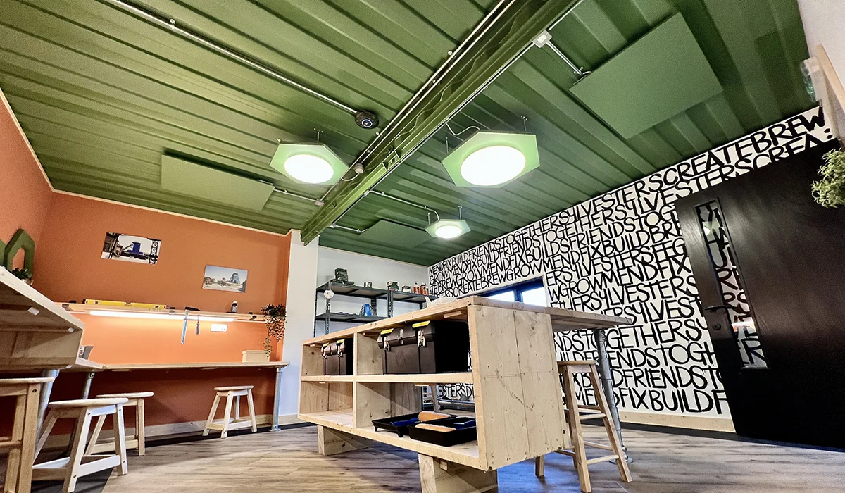 Des panneaux chauffants infrarouges Herschel discrets donnés à un DIY SOS projet