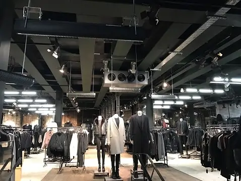 Chauffage au détail de Herschel au magasin All Saints