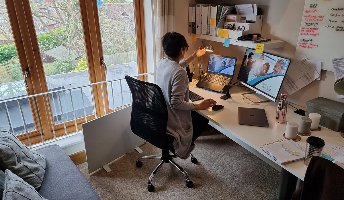 Panneau chauffant portable Herschel dans le bureau à domicile