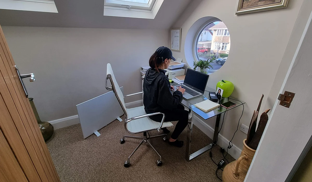 Panneau chauffant portable Herschel dans le bureau à domicile