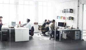 Choisir le chauffage sous le bureau dans un bureau