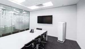 Chauffage autoportant Select S3 dans un bureau