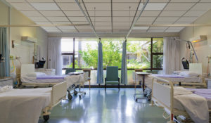 Chauffage des dalles de plafond dans un hôpital