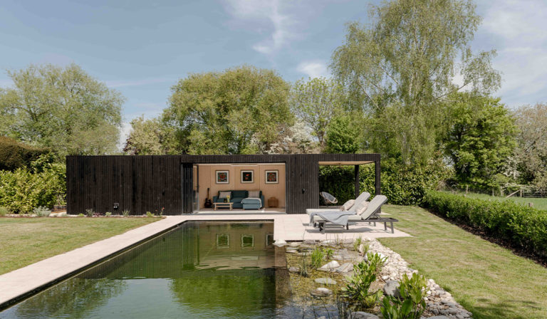 Pool house chauffé par des panneaux infrarouges Herschel